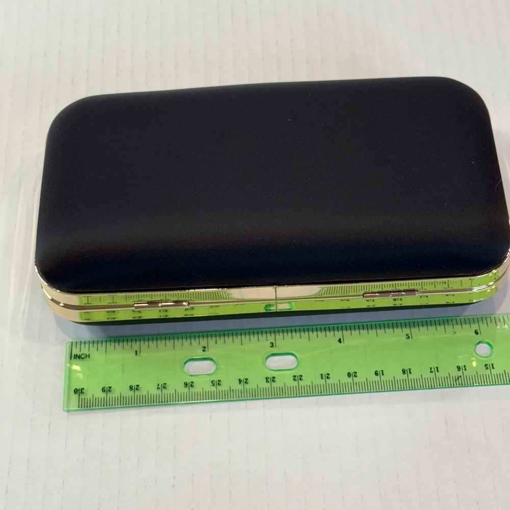 🆕 Giorgio Armani Parfums Black & Gold Clutch Case – Elegant Display Piece 🆕 - Picture 12 of 16